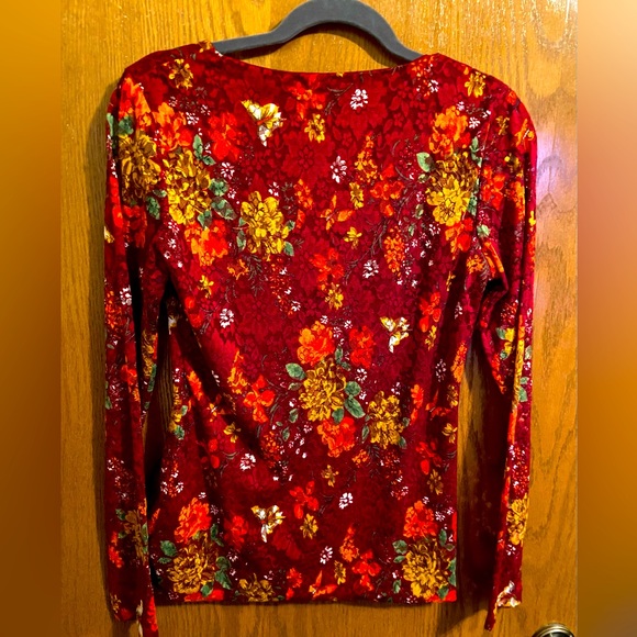 Feminine Simons Floral Lace Top - Picture 2 of 4